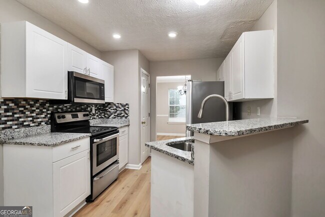 Building Photo - 5901 Valley Green Rd