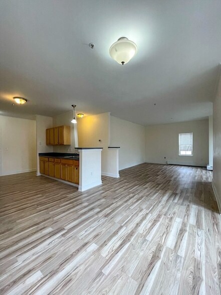 Building Photo - 12 Humphreys Pl