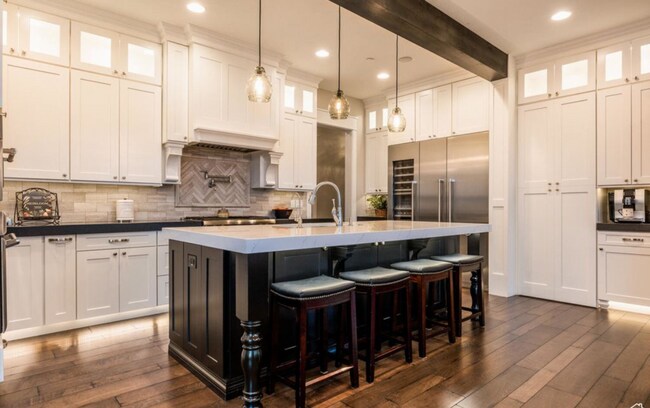 Building Photo - Luxurious Herriman 6 Bed with Indoor Court, Theater & Stunning Views!!!