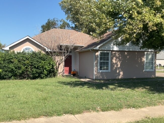 Building Photo - 10419 E 96th Pl N