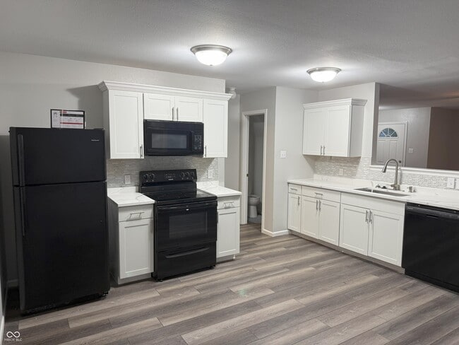 Building Photo - 2327 Bristol Dr