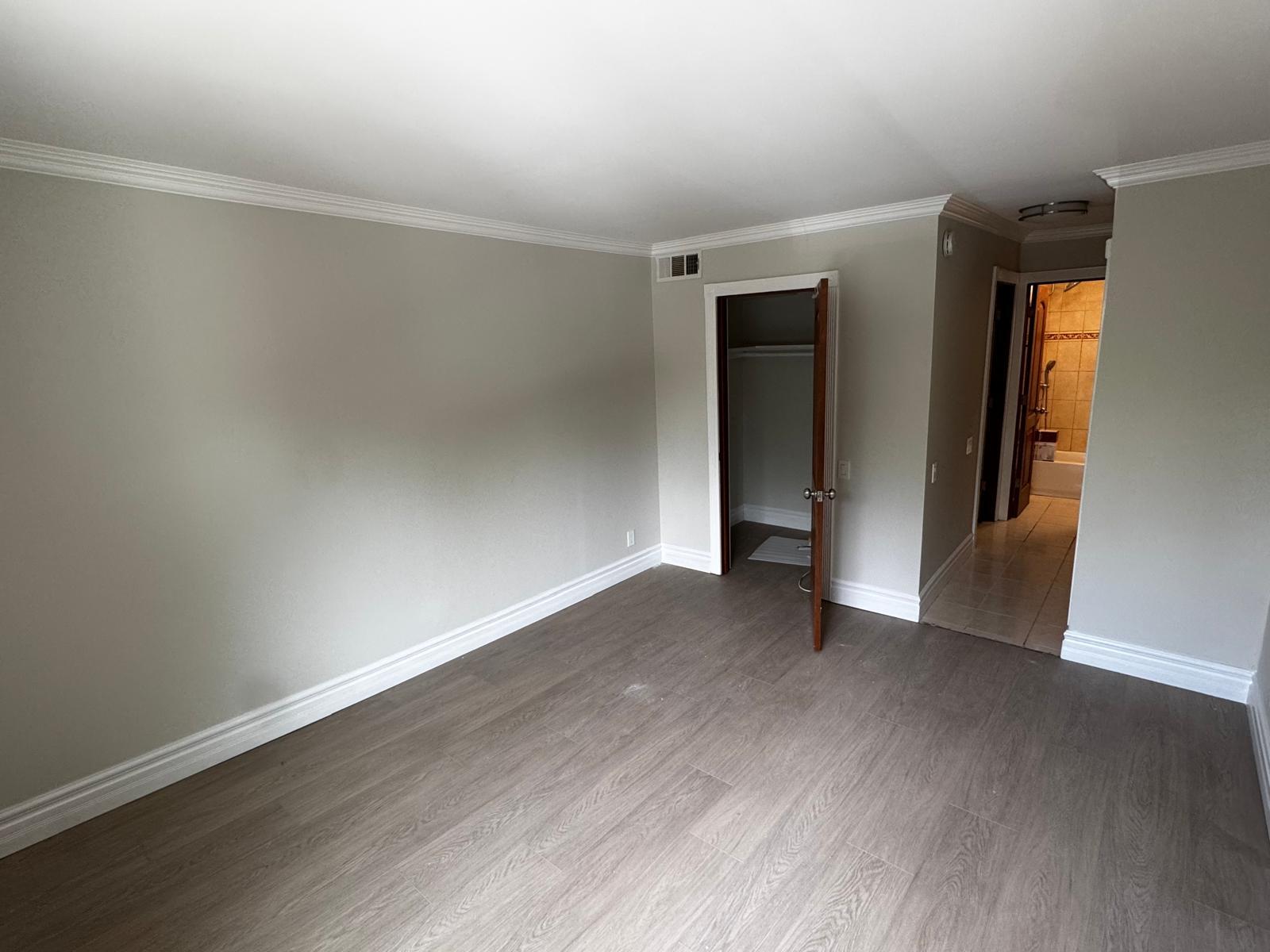 Building Photo - 5460 White Oak Ave