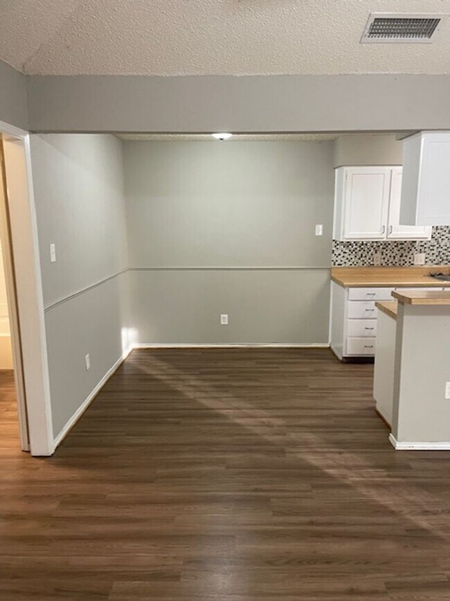 Building Photo - 322 Spring Branch Ln