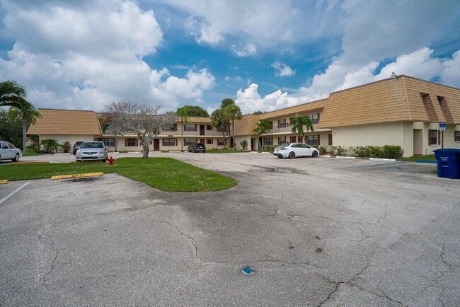 Building Photo - 4151 Oak Terrace Dr