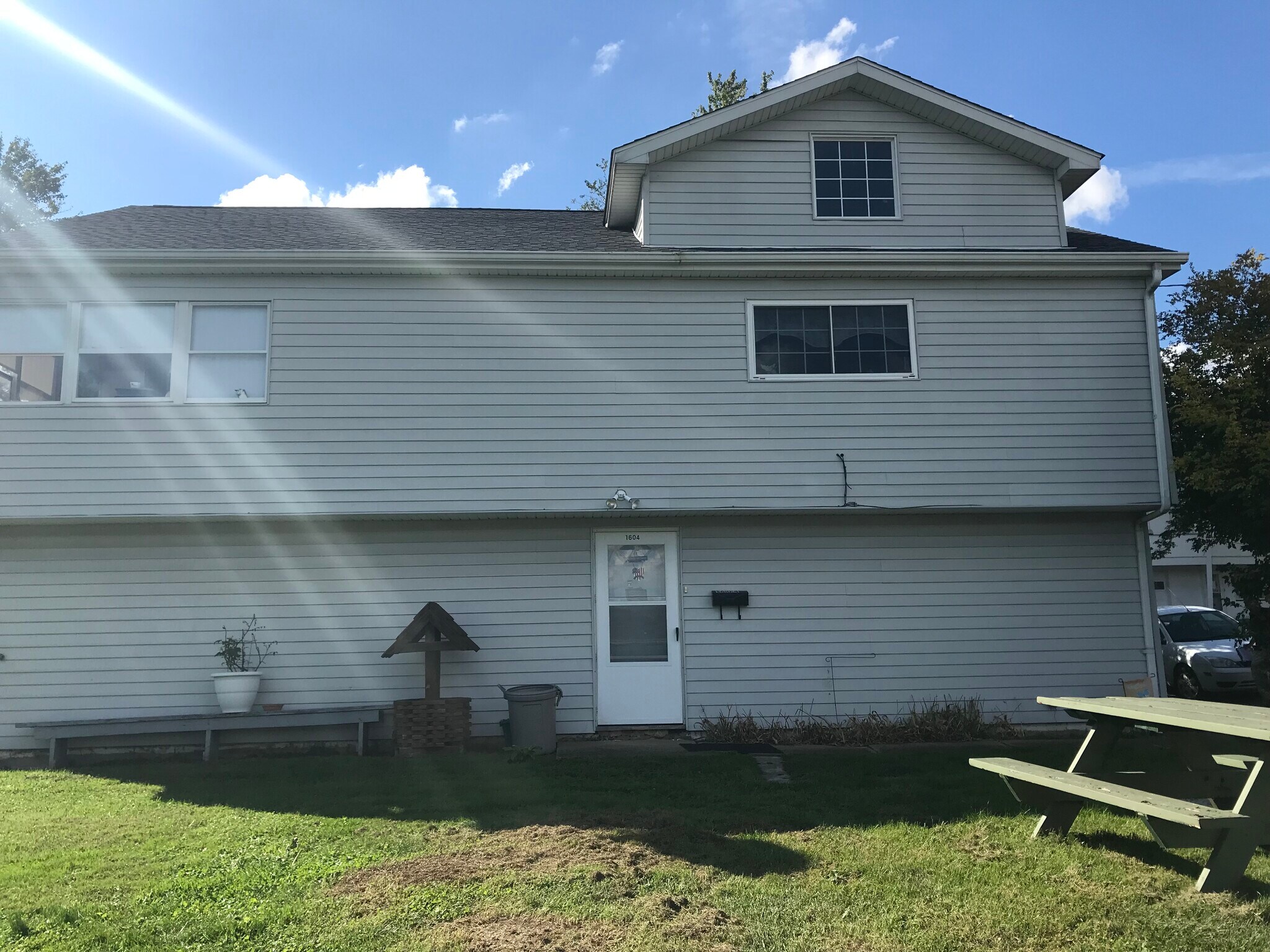 Side Of Apt - 1604 Gompers Ave