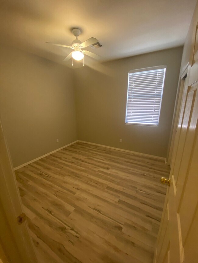 Building Photo - 3 Bed 2 Bath home in Bell West Ranch