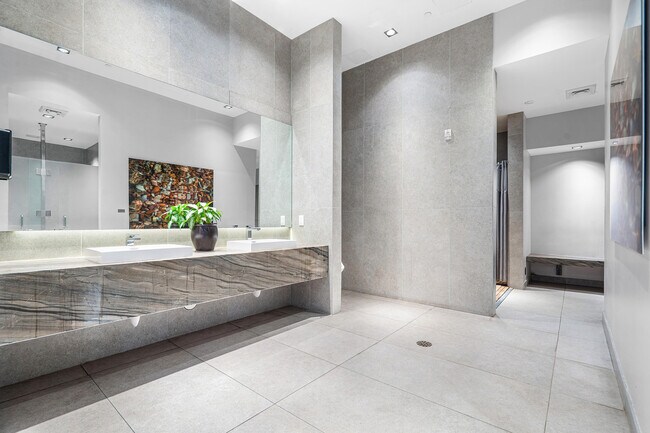 Building Photo - 1100 S Miami Ave