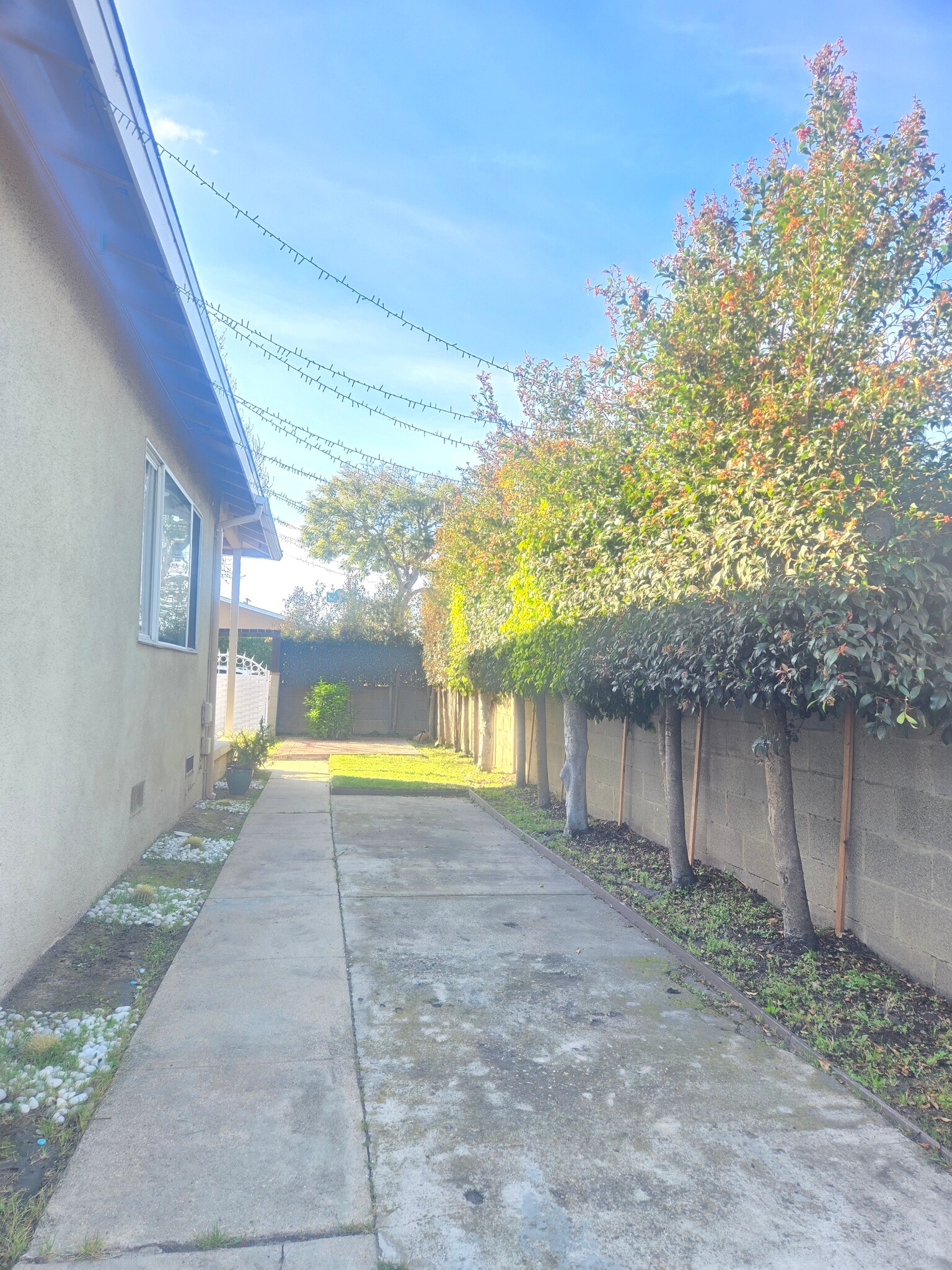 parking for 2-3 cars - 4761 W 169th St