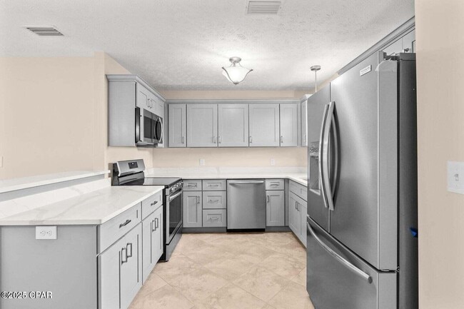 Building Photo - 711 Kirklin Ave