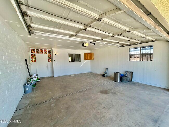 Building Photo - 4024 W Las Palmaritas Dr