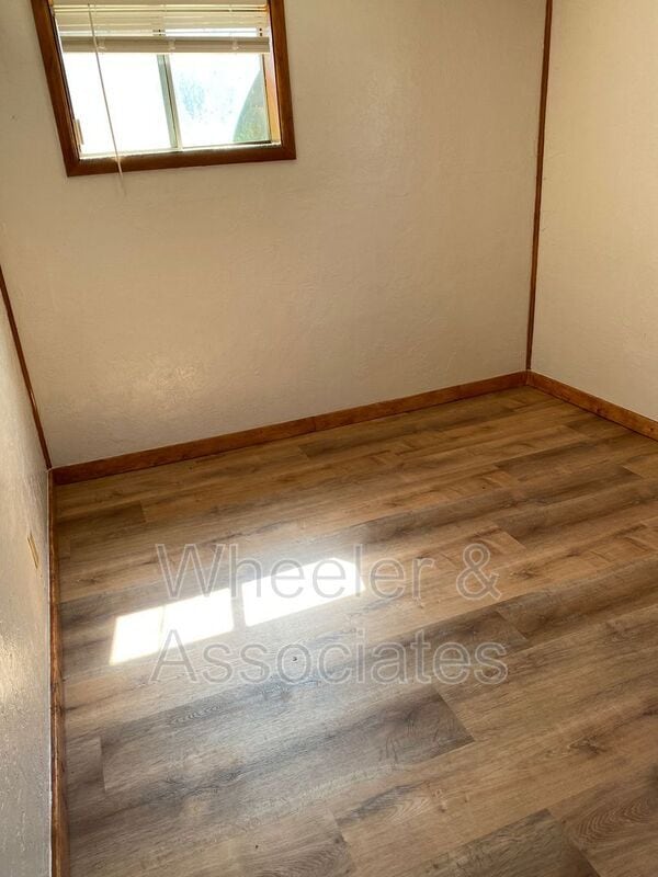 Building Photo - 784 E 450 S