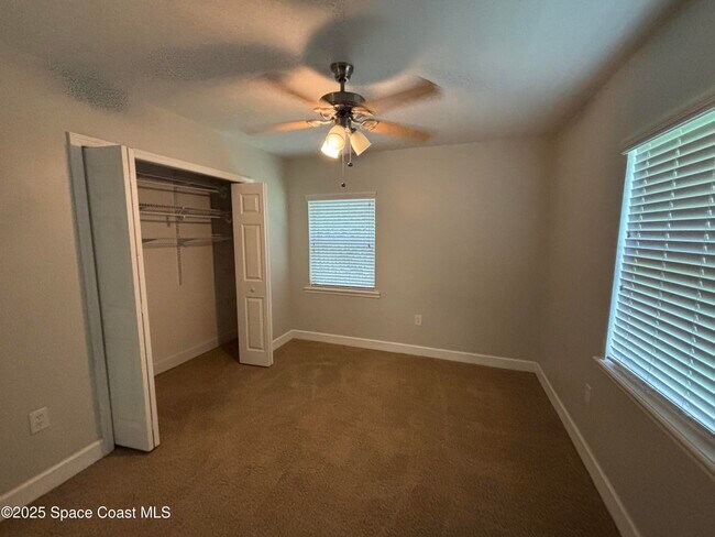 Building Photo - 672 Indian River Dr