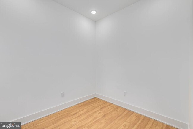 Building Photo - 713 S 55th St