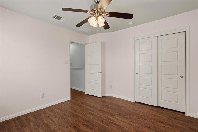 Building Photo - 5908 Red Bud Ridge Ln