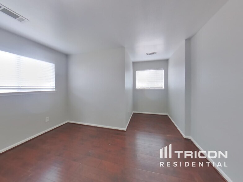 Building Photo - 5615 Bear Paw Cir