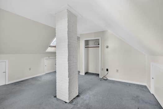 Building Photo - 102 Market St