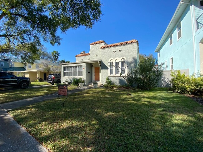 Building Photo - Davis Island Charming Home