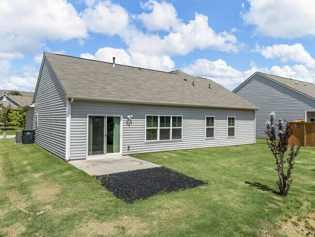 Building Photo - Stylish 3BR/2BA Home with Bonus Room in Gr...