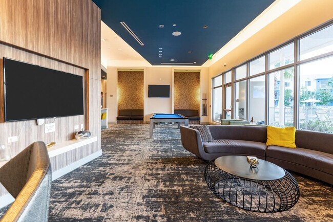 Building Photo - 257 S Seneca Blvd