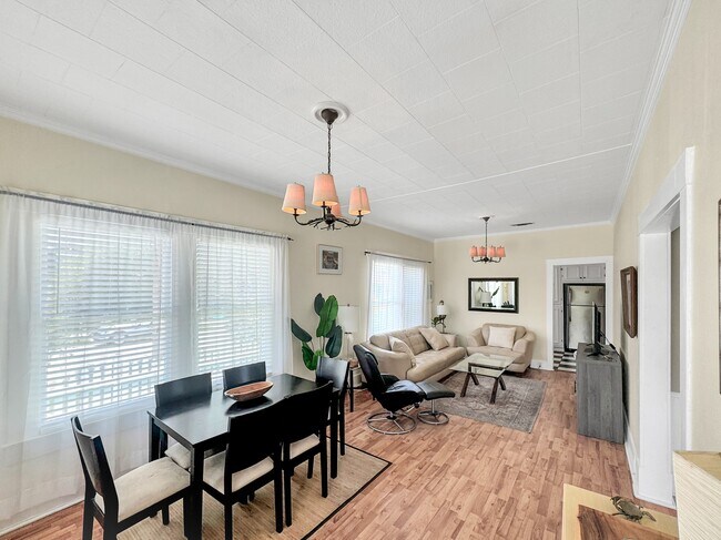 Building Photo - 1504 Christopher Columbus Blvd