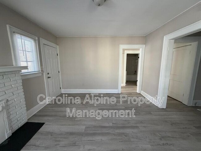 Building Photo - 1621 N Hamilton St