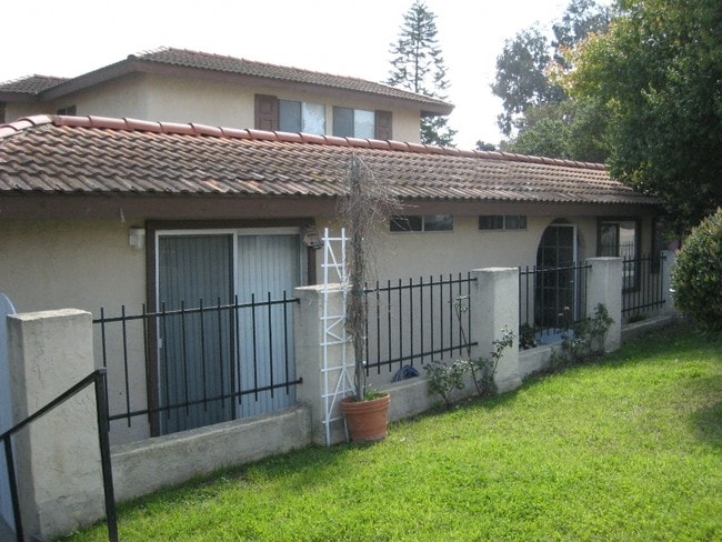 Primary Photo - 604 Calle Campana