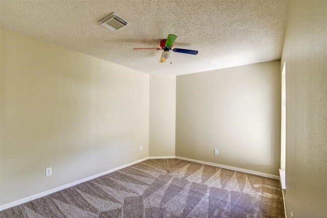 Building Photo - 6818 Portuguese Bend Dr