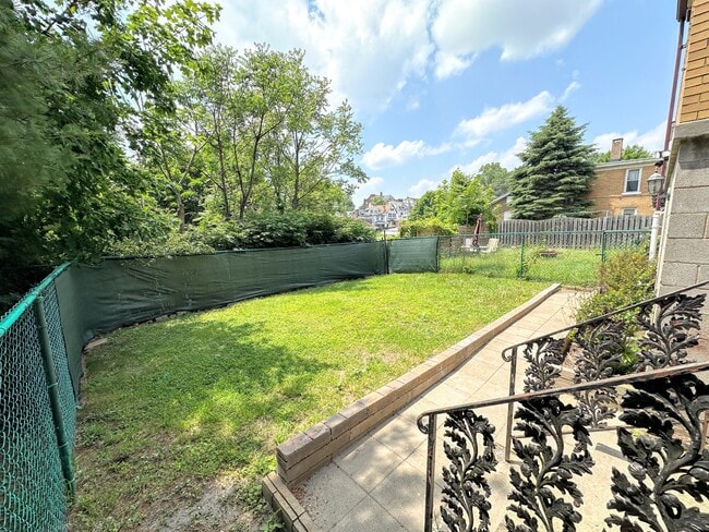 Building Photo - 207 Giffin Ave