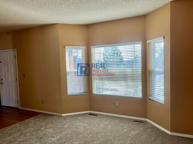 Building Photo - 4730 Cove Ct