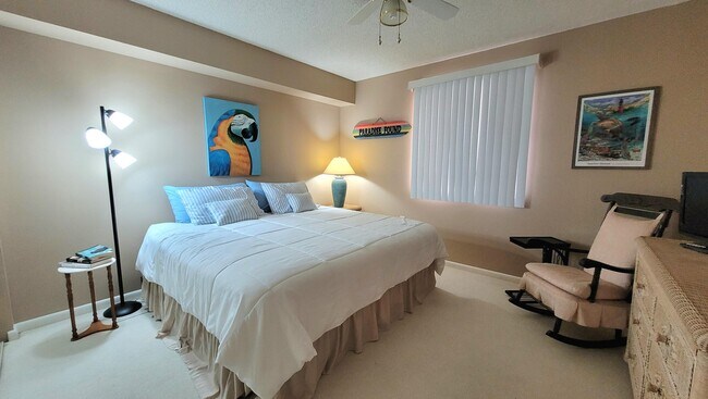 Building Photo - 2401 Marina Isle Way