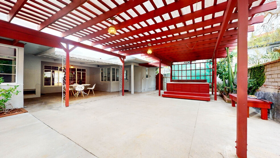 Building Photo - 1462 Glengarry Rd