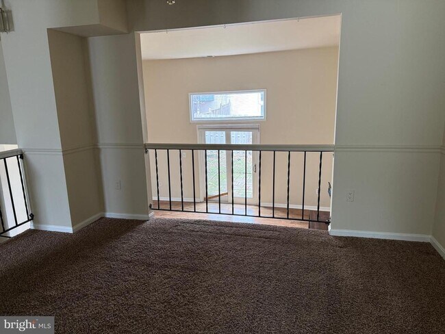 Building Photo - 9 Autumn Hill Way