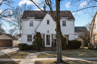 Building Photo - 1109 3rd St NW