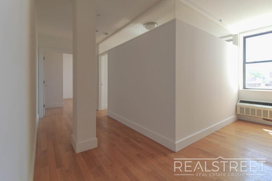 Building Photo - LUXURY 2 BED LOFT in Queens!