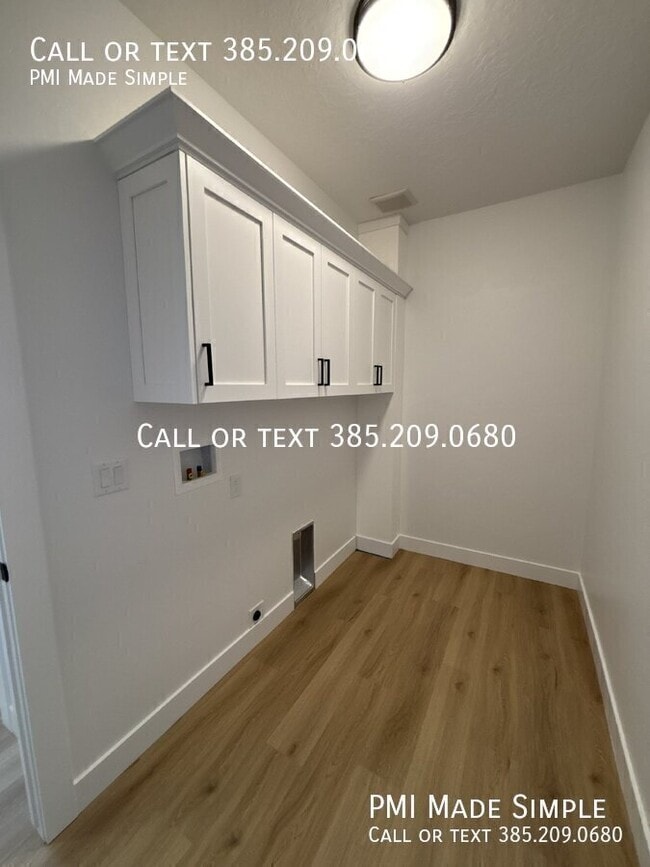 Building Photo - 1215 N 400 E