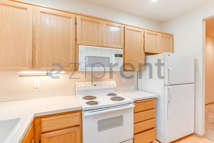 Building Photo - Unit