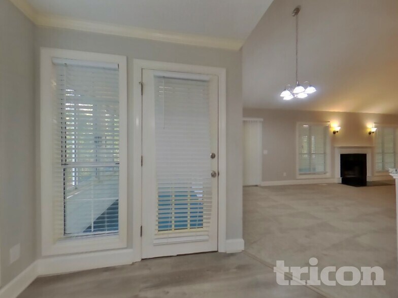 Building Photo - 4199 Green Ct