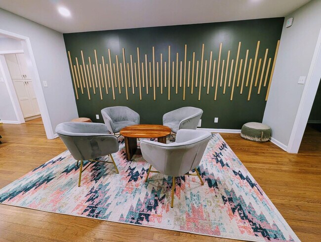 Building Photo - 469 Holt Rd NE