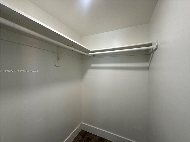 Building Photo - 529 SW 4th St