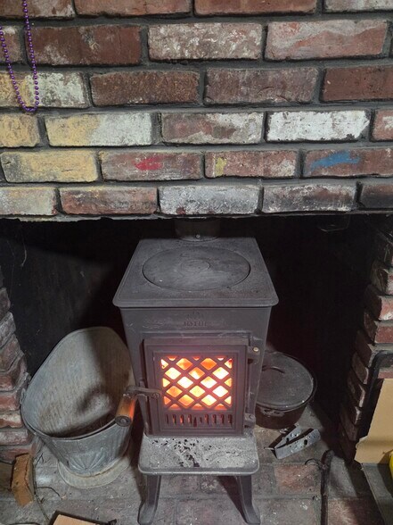 Brick hearth and airtight stove - 8 Woodknoll Dr