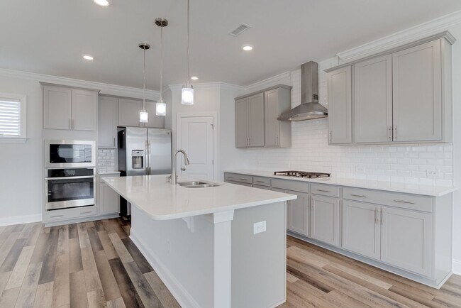 Building Photo - Light & Bright 4BR 3BA house in Tryon, Wak...