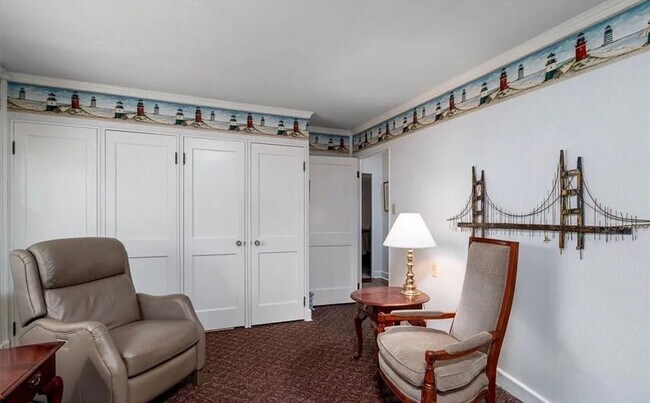 Building Photo - 3 Bedroom Ranch - Available Now
