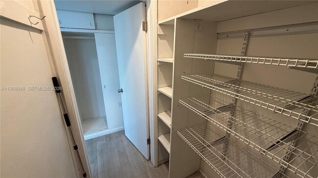 Building Photo - 10004 E Bay Harbor Dr