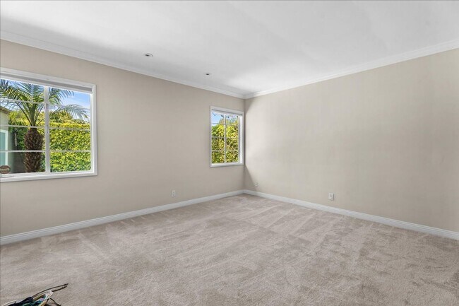 Building Photo - Luxury Private 2 bd Rental Home w/ Pool