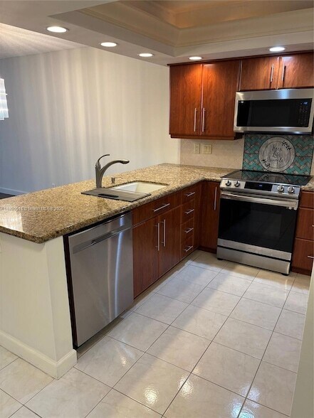 Building Photo - 3507 Oaks Way