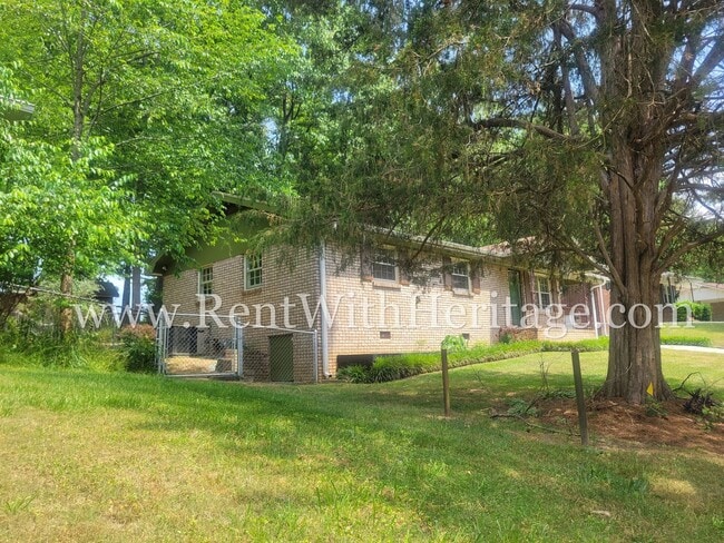 Building Photo - WOW! FANTASTIC RANCH TOTALLY UPDATED - LIKE BRAND NEW WITH ALL THE UPGRADES / ATTENTION TO DETAIL...