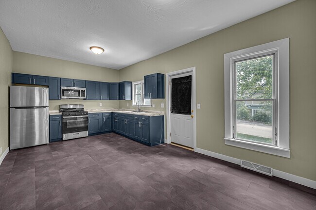 Building Photo - 402 Nicholson St