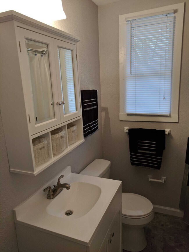 Bath/Large Cabinet With Storage - 911 Phillips St