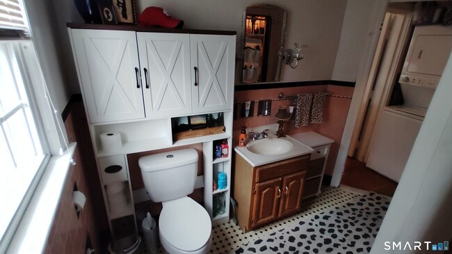 Building Photo - 887 Hanover Rd