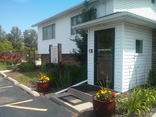 Building Photo - 1318 Cedarwood Dr